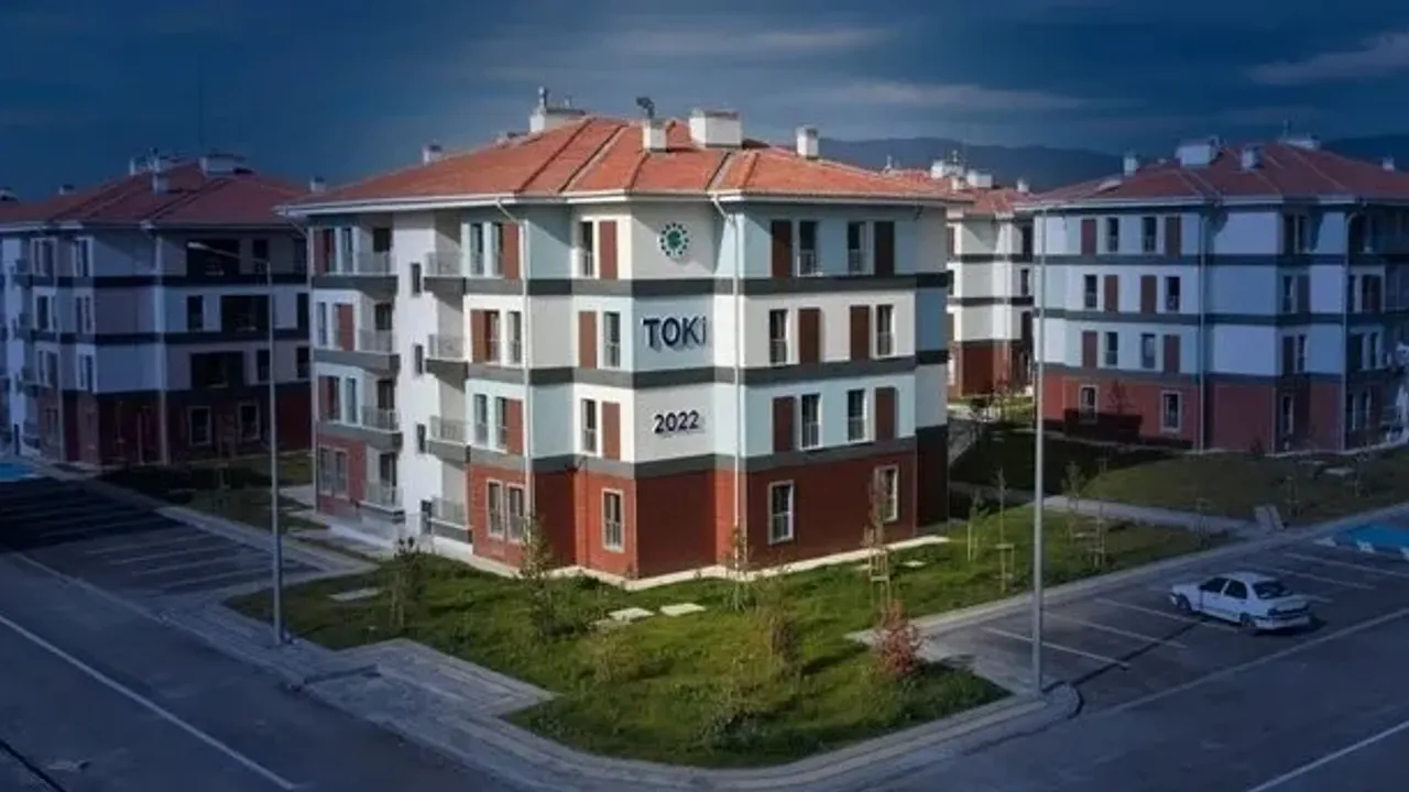 Ev Sahibi Olmak İsteyenlere Müjde: TOKİ’den Kurasız, 64 İlde 20 Bin Sosyal Konut Satışı Başlıyor!