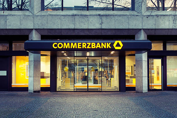 Commerzbank Altın ve Gümüş Tahminlerini Aşağı Çekti: İşte Yeni Yıl Sonu Hedefleri