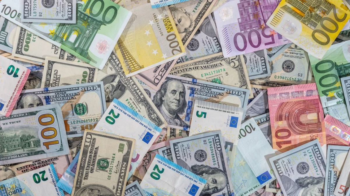Döviz Piyasasında Hafta Sonu Hareketliliği: Dolar ve Sterlin Yükselirken Euro Geriledi