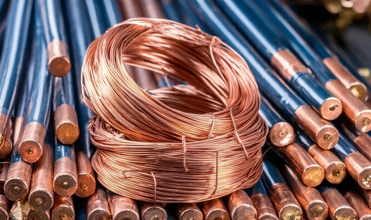 Kırmızı Metalde Dalgalı Seyir: Jeopolitik İyimserlik Fed Engeline Takıldı