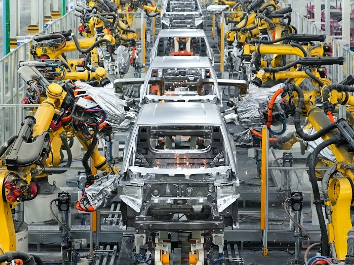 1000 İşçi Gitti, 50 Robot Geldi: Otomotiv Devinden Tartışılacak Karar