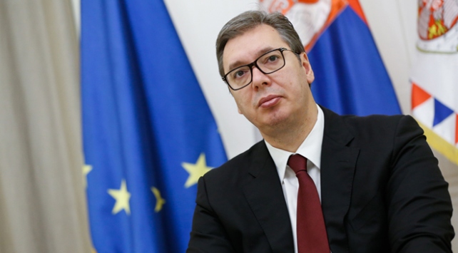 Sırbistan'da Siyasi Deprem: Cumhurbaşkanı Vucic'ten Erken Seçim ve İstifa Kararı