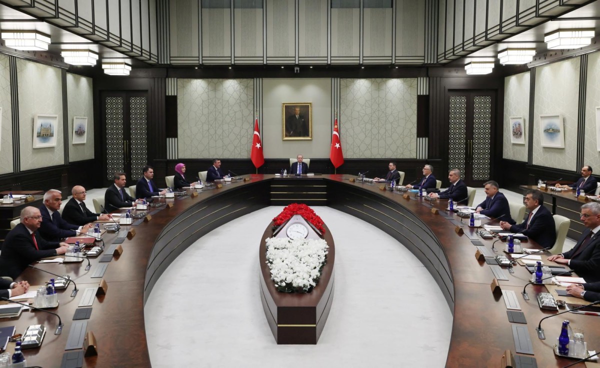 Piyasaların Gözü Beştepe'de: Kabinenin Gündeminde Emekli Maaşları ve NATO Zirvesi Var