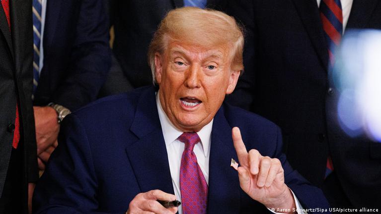 ABD’de Teknoloji Yatırımları Krizi: Donald Trump’tan New York’un Veri Merkezi Kararına Sert Tepki
